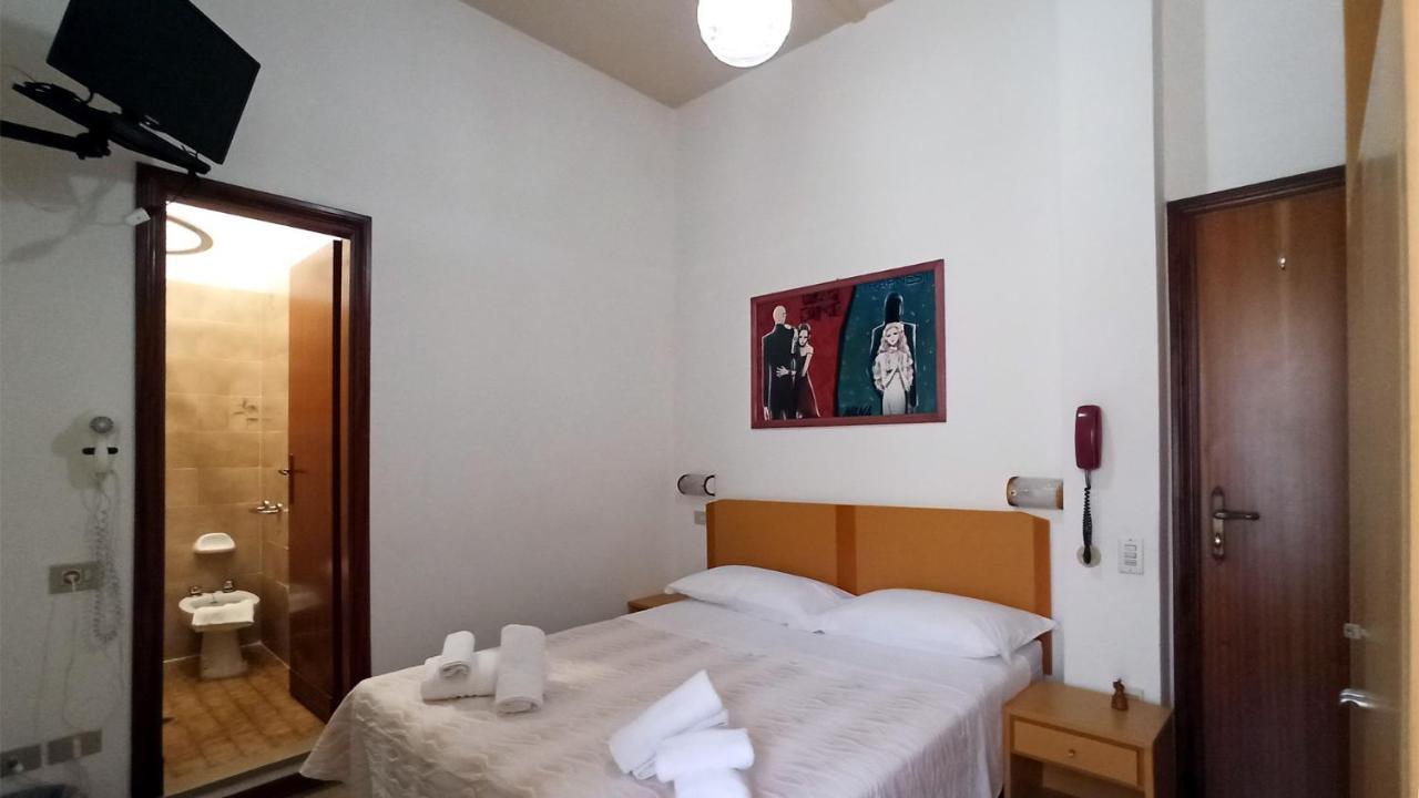 בלריה-איגאה מרינה Hotel La Caravella מראה חיצוני תמונה